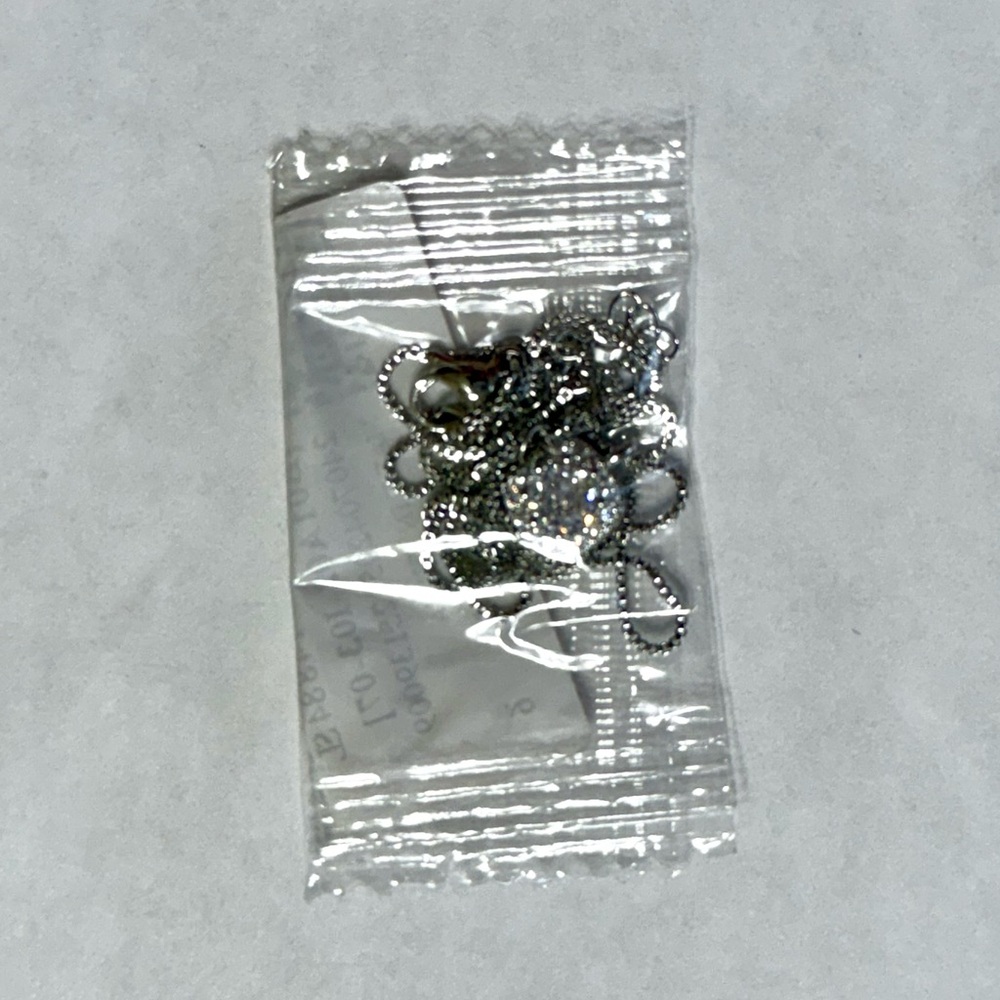 Silver Tone Cubic Zirconia Pendant With Chain Necklace New - Picture 8 of 8